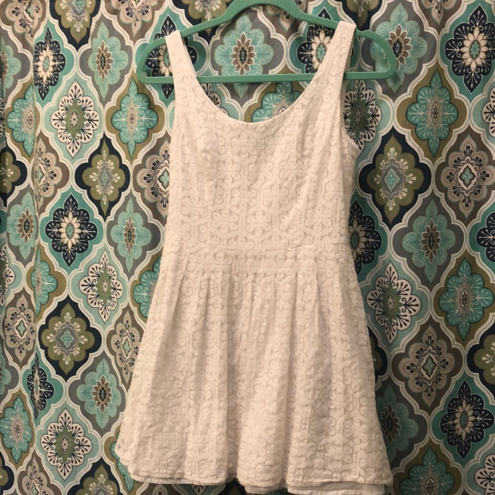 White lace scoop back Lilly Pulitzer dress